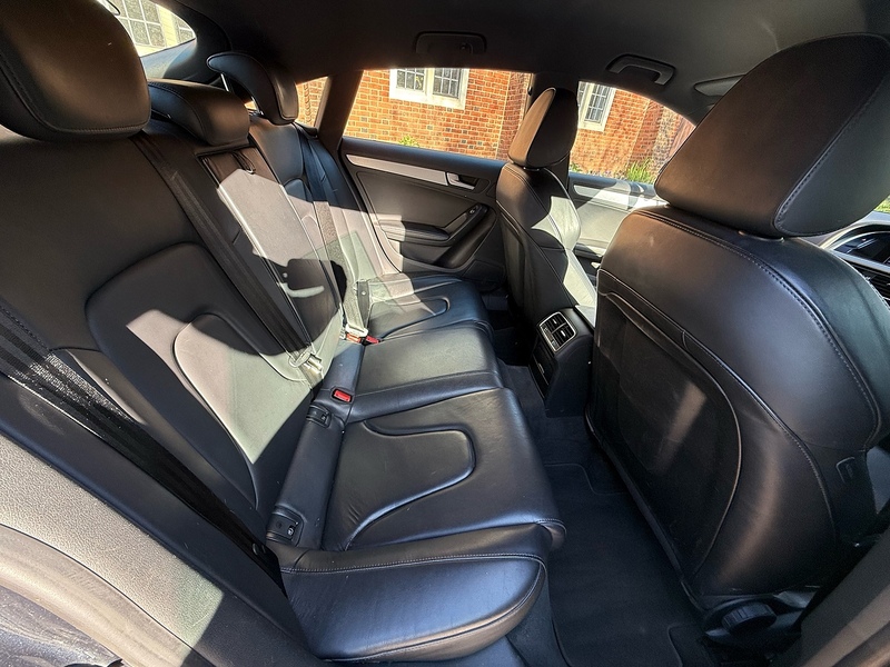 Audi A5 2.0 TDI S line Sportback 5dr Diesel Manual Euro 5 (s/s) (177 ps) - U10004003