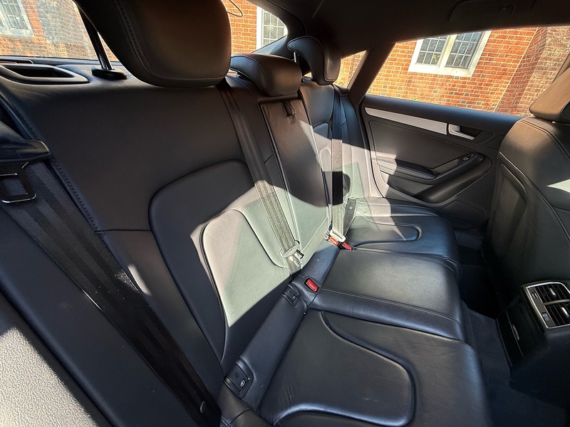 Audi A5 2.0 TDI S line Sportback 5dr Diesel Manual Euro 5 (s/s) (177 ps) - U10004003