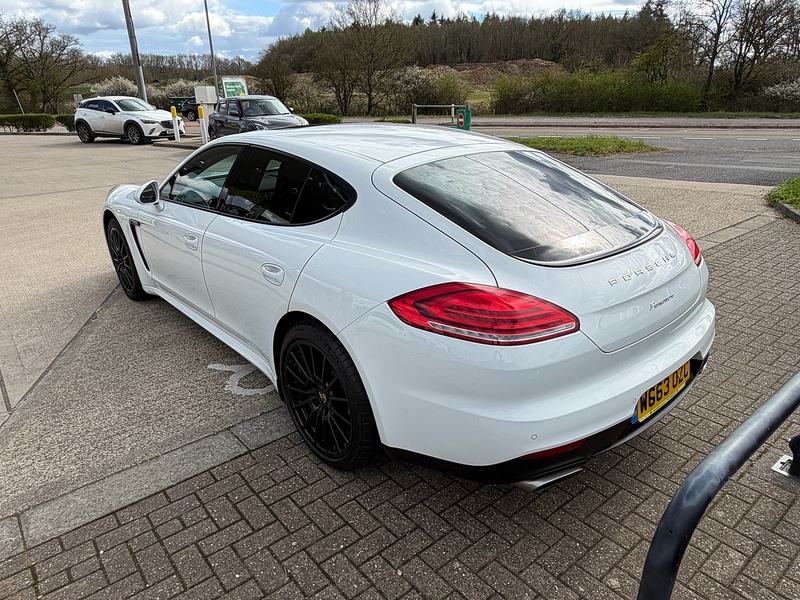 Porsche Panamera 3.0D V6 Hatchback 5dr Diesel TiptronicS Euro 5 (s/s) (250 ps) - U10004006