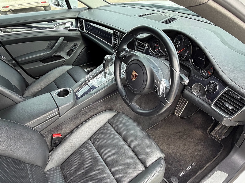 Porsche Panamera 3.0D V6 Hatchback 5dr Diesel TiptronicS Euro 5 (s/s) (250 ps) - U10004006