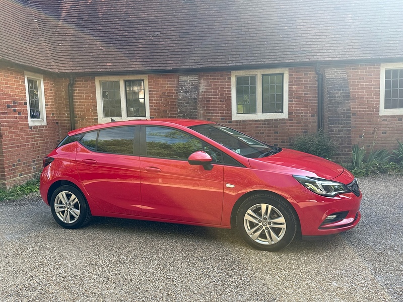 Vauxhall Astra 1.4i Turbo Tech Line Nav Hatchback 5dr Petrol Manual Euro 6 (125 ps) - U10004012