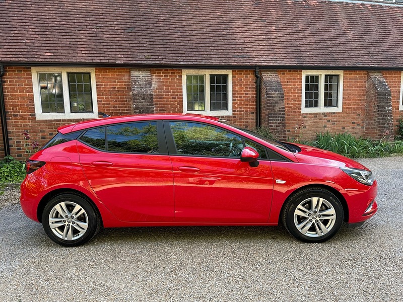 Vauxhall Astra 1.4i Turbo Tech Line Nav Hatchback 5dr Petrol Manual Euro 6 (125 ps) - U10004012