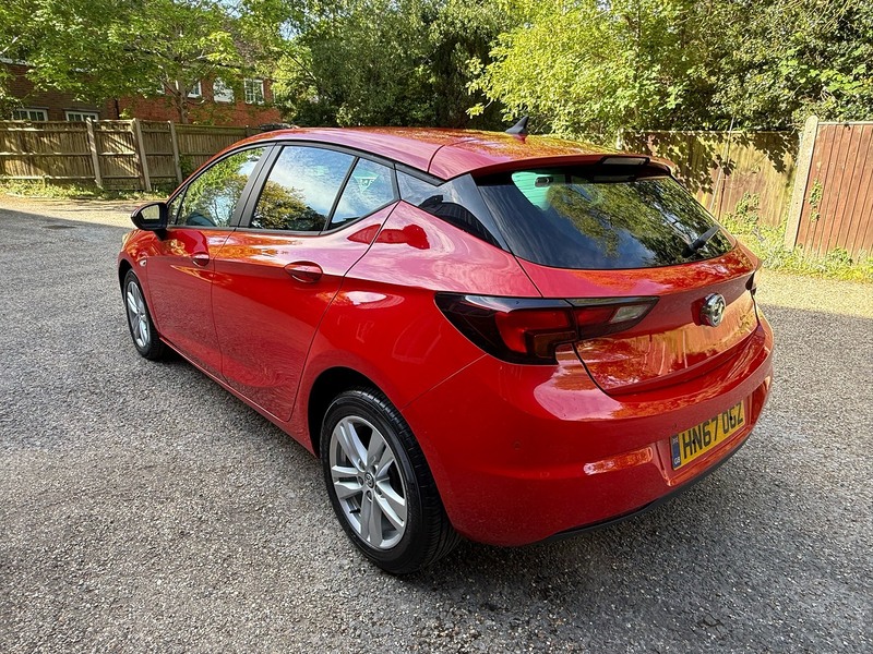 Vauxhall Astra 1.4i Turbo Tech Line Nav Hatchback 5dr Petrol Manual Euro 6 (125 ps) - U10004012