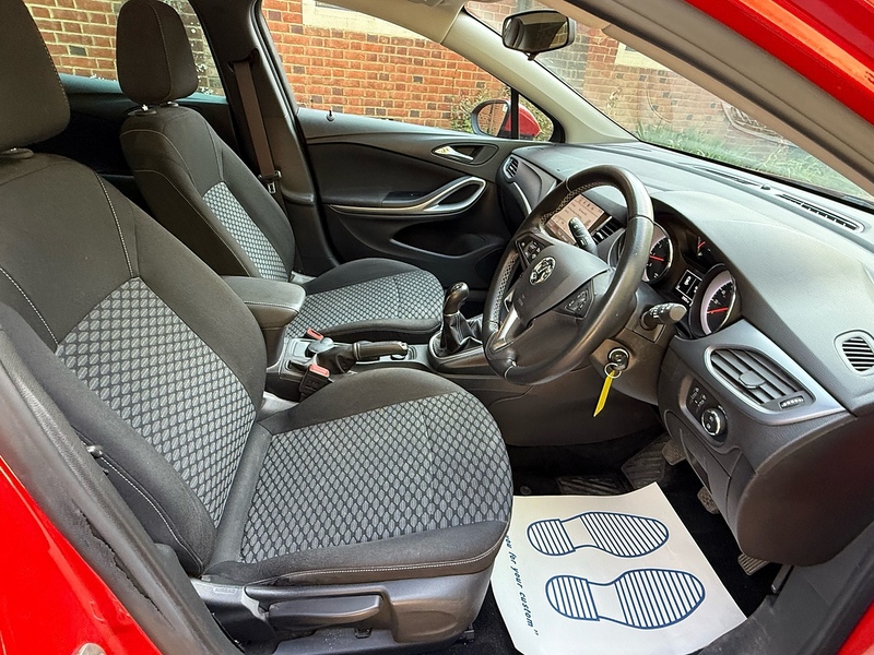 Vauxhall Astra 1.4i Turbo Tech Line Nav Hatchback 5dr Petrol Manual Euro 6 (125 ps) - U10004012