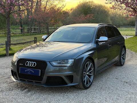 Audi RS4 Avant 4.2 FSI V8 Estate 5dr Petrol S Tronic quattro Euro 5 (450 ps) - U10004013