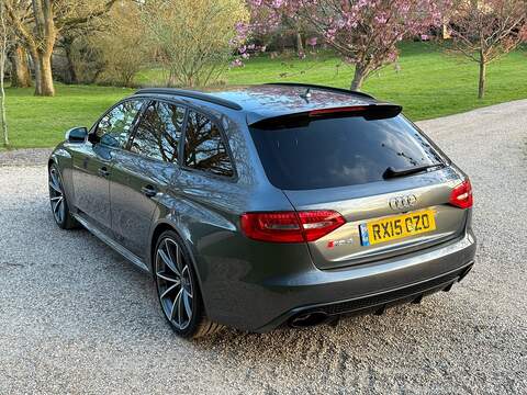 Audi RS4 Avant 4.2 FSI V8 Estate 5dr Petrol S Tronic quattro Euro 5 (450 ps) - U10004013