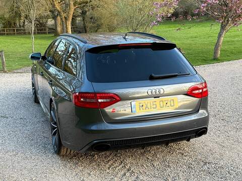 Audi RS4 Avant 4.2 FSI V8 Estate 5dr Petrol S Tronic quattro Euro 5 (450 ps) - U10004013