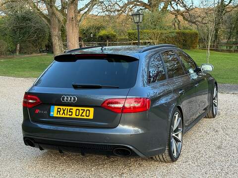 Audi RS4 Avant 4.2 FSI V8 Estate 5dr Petrol S Tronic quattro Euro 5 (450 ps) - U10004013