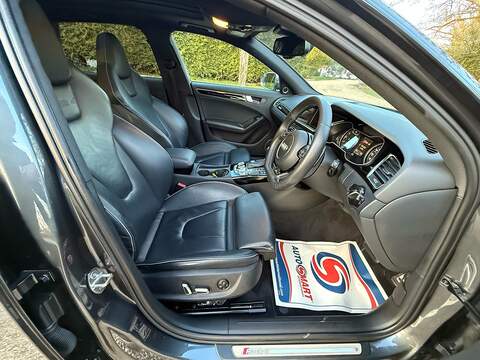 Audi RS4 Avant 4.2 FSI V8 Estate 5dr Petrol S Tronic quattro Euro 5 (450 ps) - U10004013