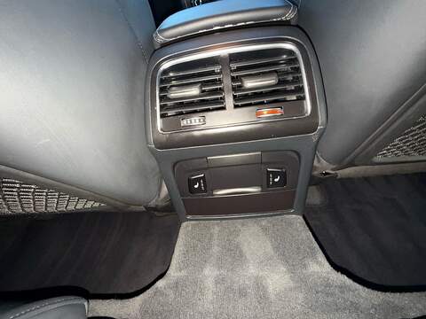 Audi RS4 Avant 4.2 FSI V8 Estate 5dr Petrol S Tronic quattro Euro 5 (450 ps) - U10004013