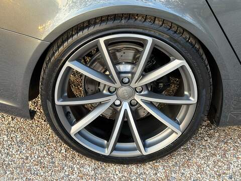 Audi RS4 Avant 4.2 FSI V8 Estate 5dr Petrol S Tronic quattro Euro 5 (450 ps) - U10004013