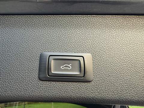 Audi RS4 Avant 4.2 FSI V8 Estate 5dr Petrol S Tronic quattro Euro 5 (450 ps) - U10004013