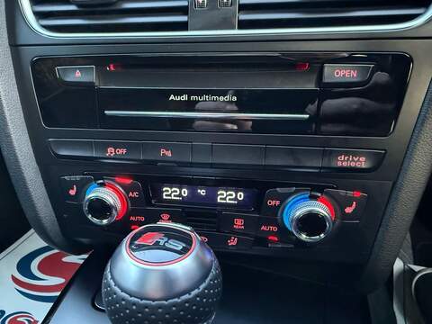 Audi RS4 Avant 4.2 FSI V8 Estate 5dr Petrol S Tronic quattro Euro 5 (450 ps) - U10004013