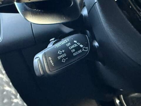 Audi RS4 Avant 4.2 FSI V8 Estate 5dr Petrol S Tronic quattro Euro 5 (450 ps) - U10004013