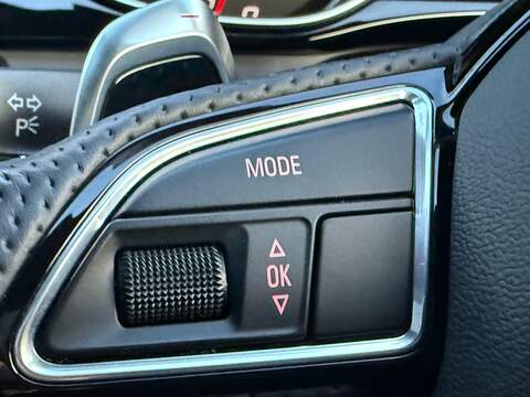 Audi RS4 Avant 4.2 FSI V8 Estate 5dr Petrol S Tronic quattro Euro 5 (450 ps) - U10004013