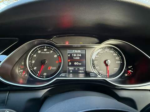 Audi RS4 Avant 4.2 FSI V8 Estate 5dr Petrol S Tronic quattro Euro 5 (450 ps) - U10004013