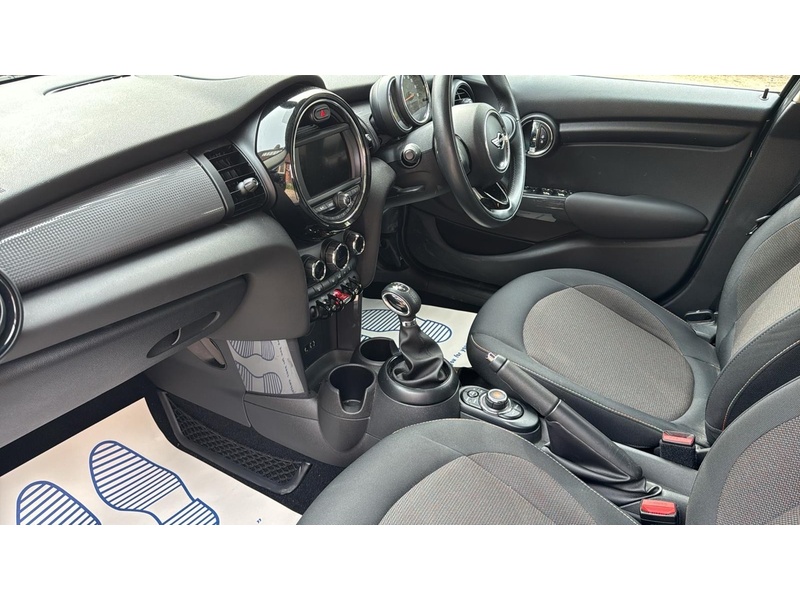 MINI Hatch 1.2 One Hatchback 5dr Petrol Auto Euro 6 (s/s) (102 ps) - U10004023