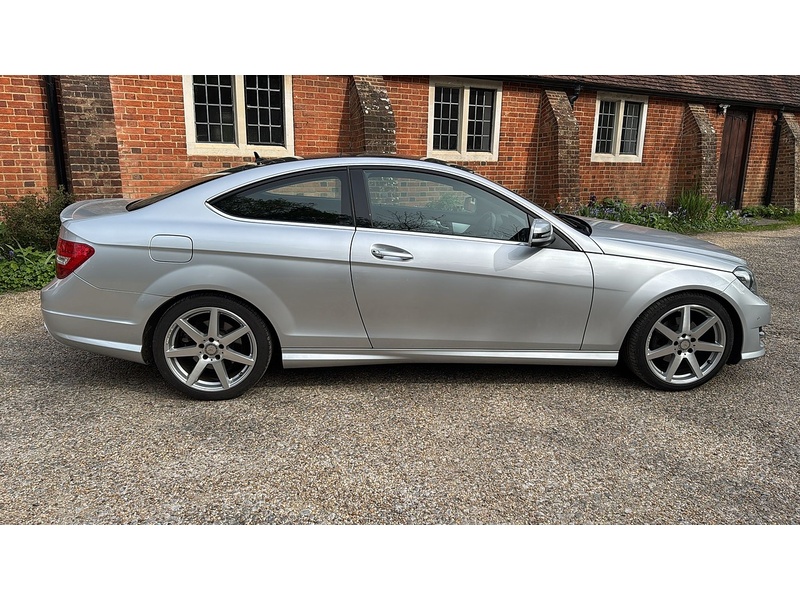 Mercedes-Benz C Class 2.1 C250 CDI AMG Sport Edition Coupe 2dr Diesel G-Tronic+ Euro 5 (s/s) (204 ps) - U10004024