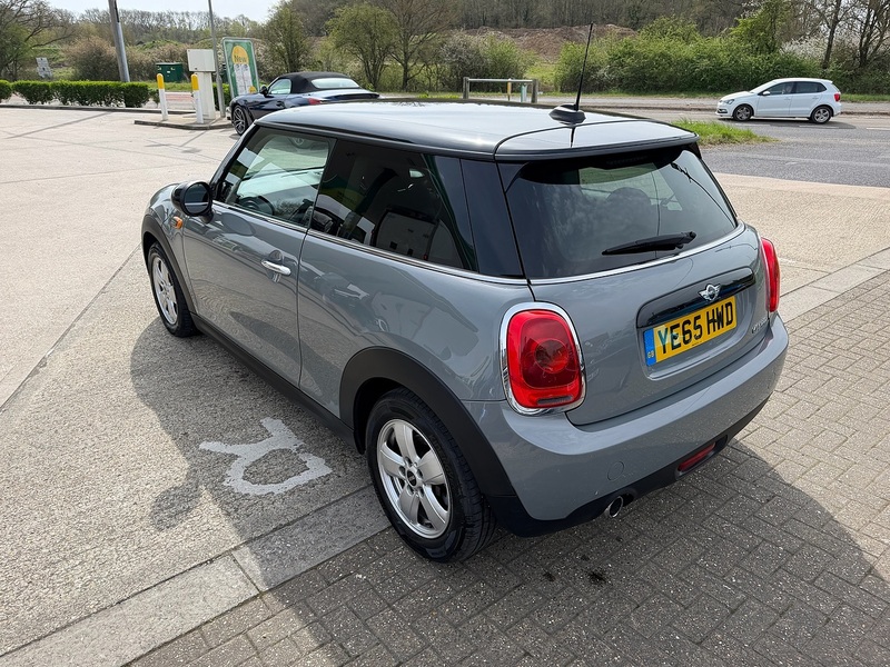 MINI Hatch 1.5 Cooper Hatchback 3dr Petrol Auto Euro 6 (s/s) (136 ps) - U10004025
