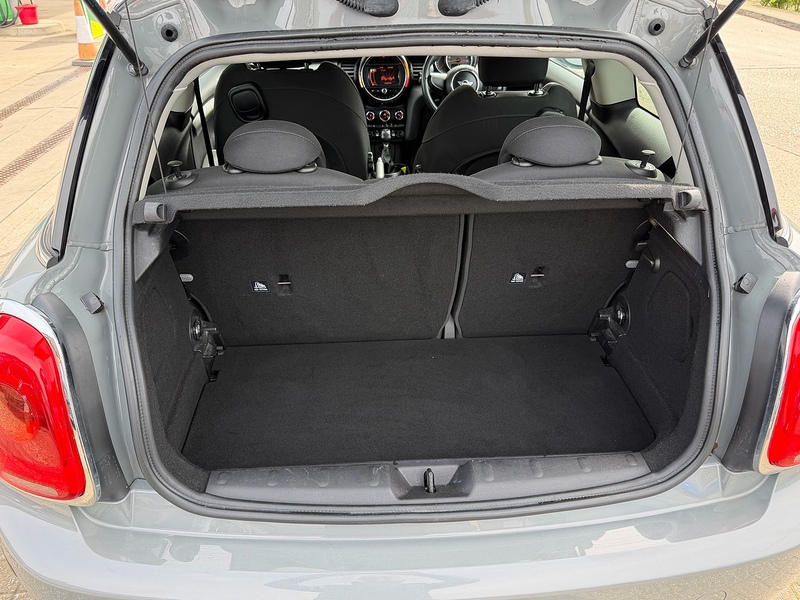 MINI Hatch 1.5 Cooper Hatchback 3dr Petrol Auto Euro 6 (s/s) (136 ps) - U10004025