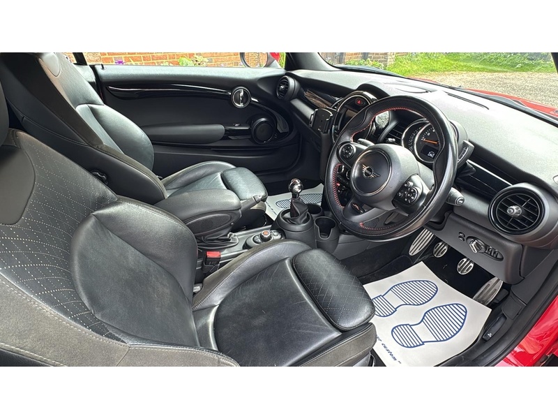 MINI Convertible 1.5 Cooper Sport Convertible 2dr Petrol Manual Euro 6 (s/s) (136 ps) - U10004028