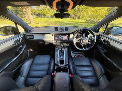 Porsche Macan 2.9T V6 Turbo SUV 5dr Petrol PDK 4WD Euro 6 (s/s) (440 ps) - U10004029
