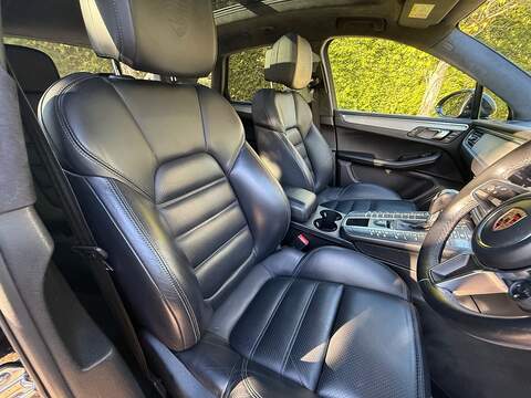 Porsche Macan 2.9T V6 Turbo SUV 5dr Petrol PDK 4WD Euro 6 (s/s) (440 ps) - U10004029