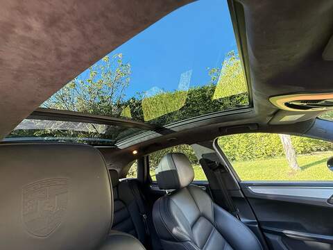 Porsche Macan 2.9T V6 Turbo SUV 5dr Petrol PDK 4WD Euro 6 (s/s) (440 ps) - U10004029