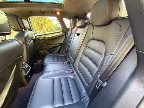 Porsche Macan 2.9T V6 Turbo SUV 5dr Petrol PDK 4WD Euro 6 (s/s) (440 ps) - U10004029