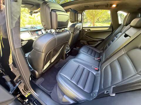 Porsche Macan 2.9T V6 Turbo SUV 5dr Petrol PDK 4WD Euro 6 (s/s) (440 ps) - U10004029