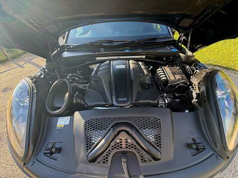 Porsche Macan 2.9T V6 Turbo SUV 5dr Petrol PDK 4WD Euro 6 (s/s) (440 ps) - U10004029