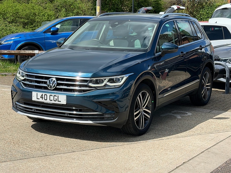 Volkswagen Tiguan Tiguan Elegance SUV 1 Automatic Petrol - U10004033