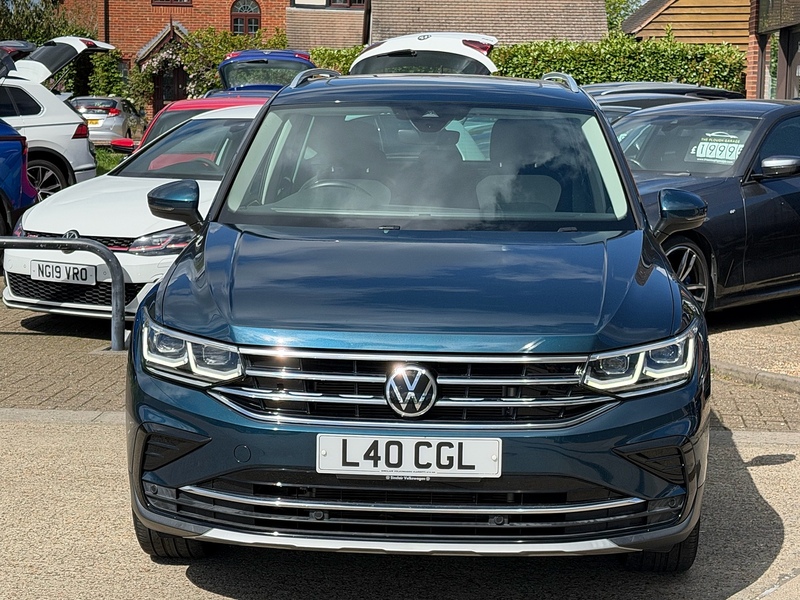 Volkswagen Tiguan Tiguan Elegance SUV 1 Automatic Petrol - U10004033