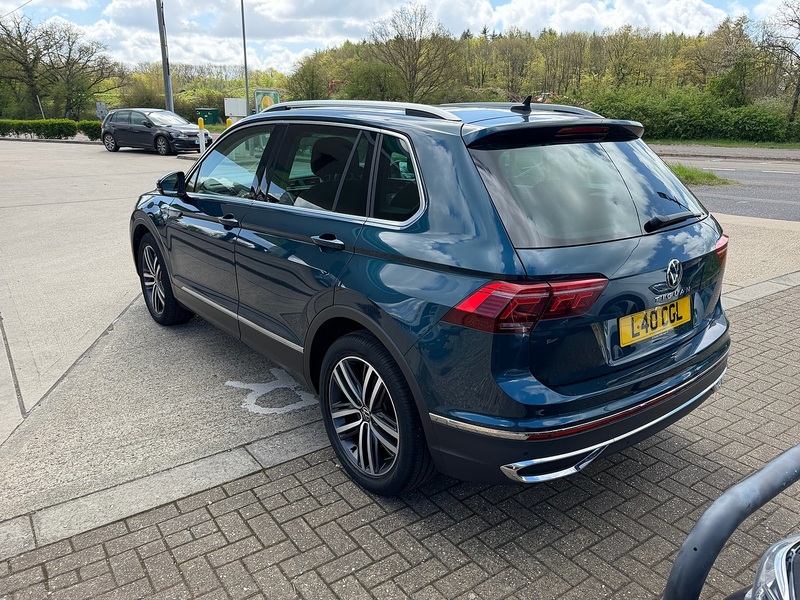 Volkswagen Tiguan Tiguan Elegance SUV 1 Automatic Petrol - U10004033