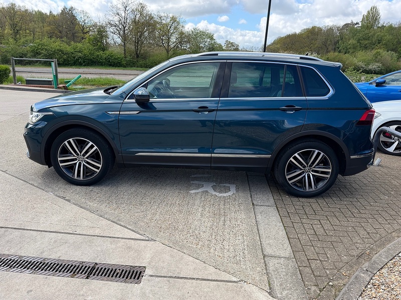 Volkswagen Tiguan Tiguan Elegance SUV 1 Automatic Petrol - U10004033