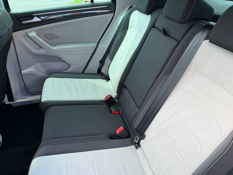 Volkswagen Tiguan Tiguan Elegance SUV 1 Automatic Petrol - U10004033