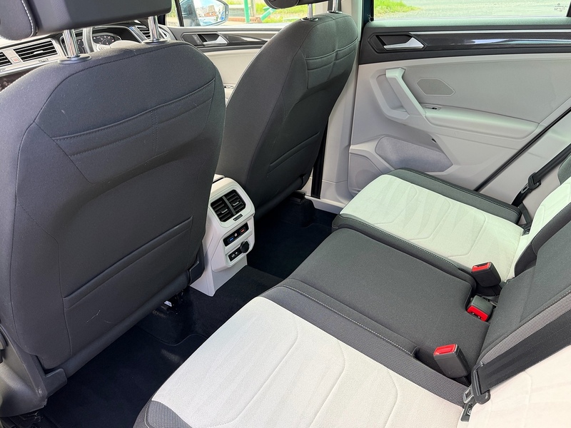 Volkswagen Tiguan Tiguan Elegance SUV 1 Automatic Petrol - U10004033