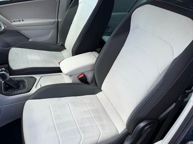 Volkswagen Tiguan Tiguan Elegance SUV 1 Automatic Petrol - U10004033