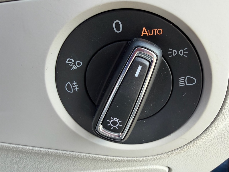 Volkswagen Tiguan Tiguan Elegance SUV 1 Automatic Petrol - U10004033