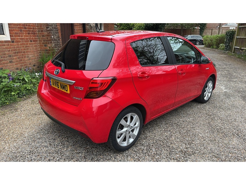 Toyota Yaris 1.5 VVT-h Excel Hatchback 5dr Petrol Hybrid E-CVT Euro 6 (15in Alloy) (101 ps) - U10004040