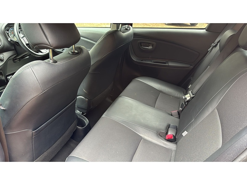 Toyota Yaris 1.5 VVT-h Excel Hatchback 5dr Petrol Hybrid E-CVT Euro 6 (15in Alloy) (101 ps) - U10004040