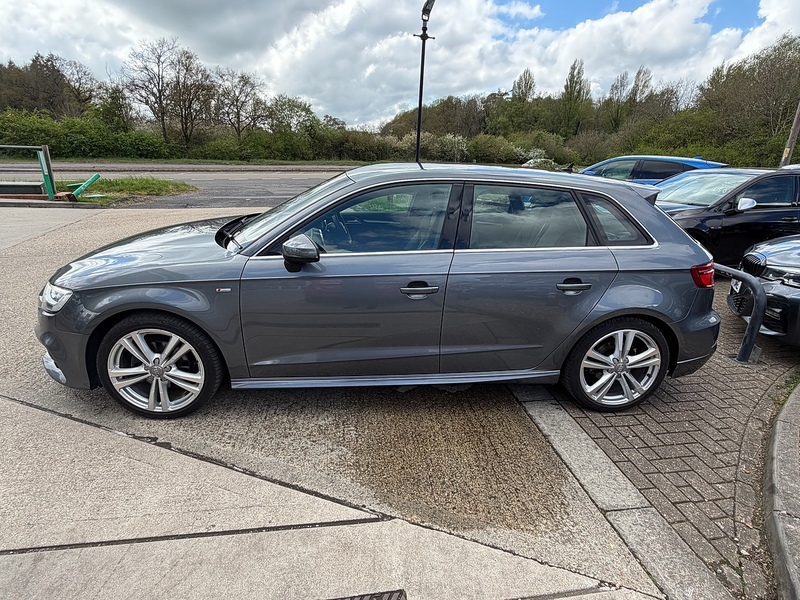 Audi A3 1.5 TFSI CoD 35 S line Sportback 5dr Petrol S Tronic Euro 6 (s/s) (150 ps) - U10004041