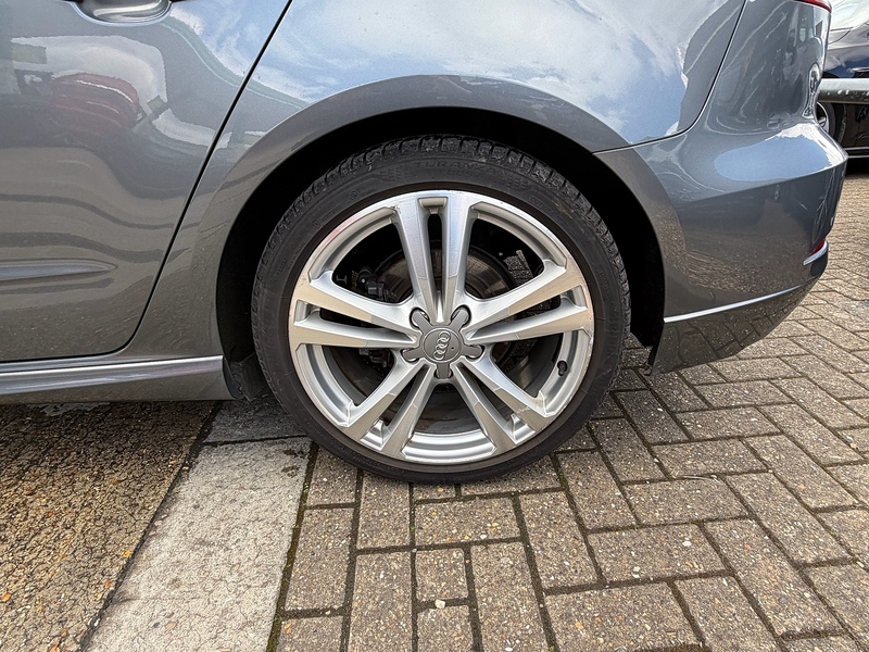 Audi A3 1.5 TFSI CoD 35 S line Sportback 5dr Petrol S Tronic Euro 6 (s/s) (150 ps) - U10004041