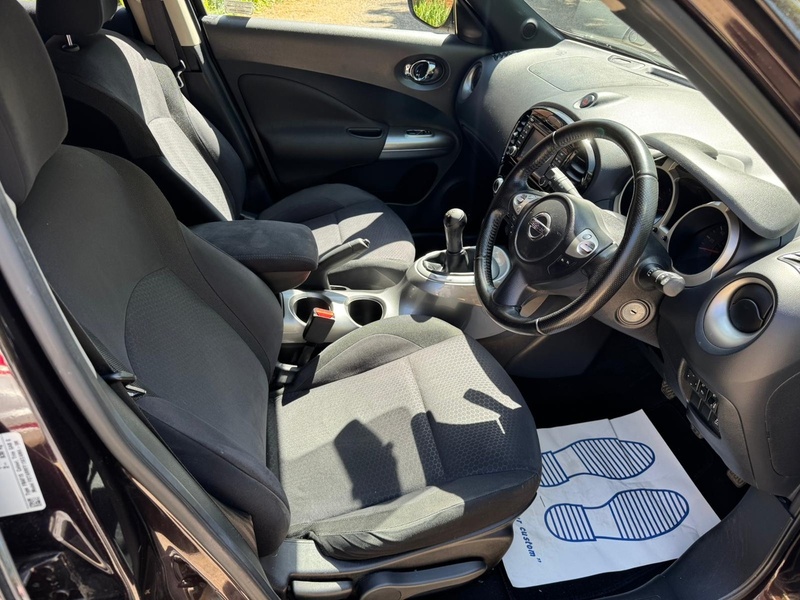 Nissan Juke 1.6 Acenta Premium SUV 5dr Petrol Manual Euro 5 (s/s) (117 ps) - U10004044
