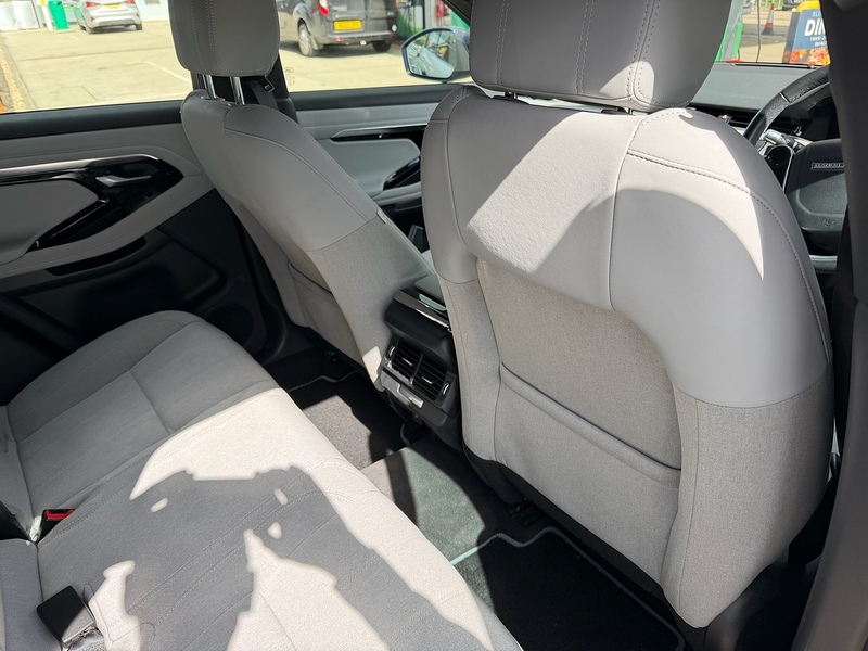 Land Rover Range Rover Evoque 1.5 P300e 12.2kWh R-Dynamic SE SUV 5dr Petrol Plug-in Hybrid Auto 4WD Euro 6 (s/s) (309 ps) - U10004052