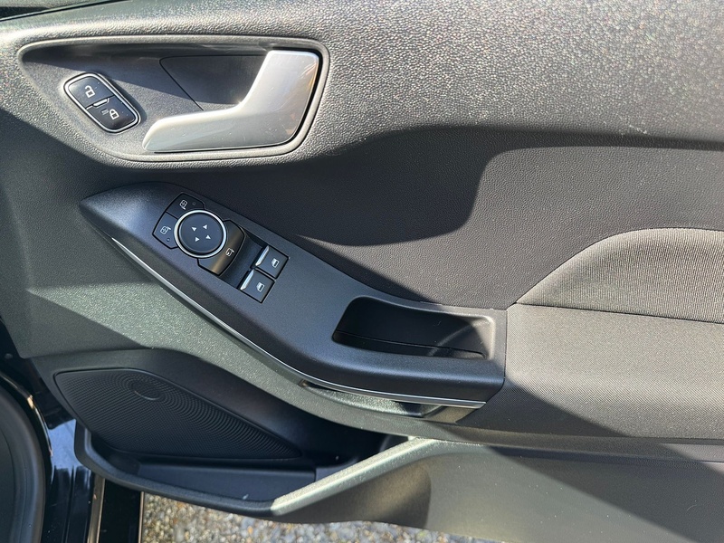 Ford Fiesta 1.0T EcoBoost Titanium Hatchback 5dr Petrol Manual Euro 6 (s/s) (125 ps) - U10004056