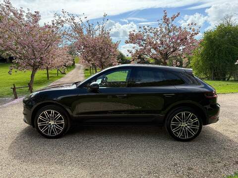 Porsche Macan 2.0T SUV 5dr Petrol PDK 4WD Euro 6 (s/s) (252 ps) - U10004057
