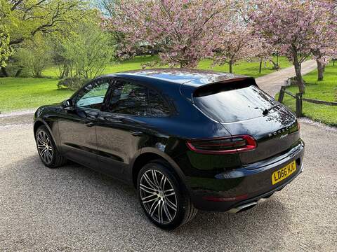 Porsche Macan 2.0T SUV 5dr Petrol PDK 4WD Euro 6 (s/s) (252 ps) - U10004057