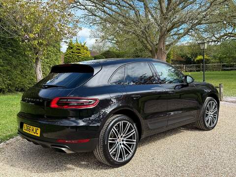 Porsche Macan 2.0T SUV 5dr Petrol PDK 4WD Euro 6 (s/s) (252 ps) - U10004057