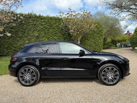 Porsche Macan 2.0T SUV 5dr Petrol PDK 4WD Euro 6 (s/s) (252 ps) - U10004057